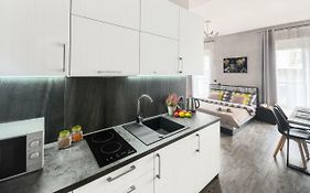 Art Apartments II